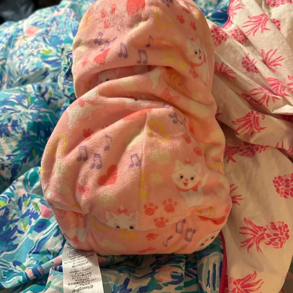 Disney Marie plush Toy with hood - Picture 2 of 5